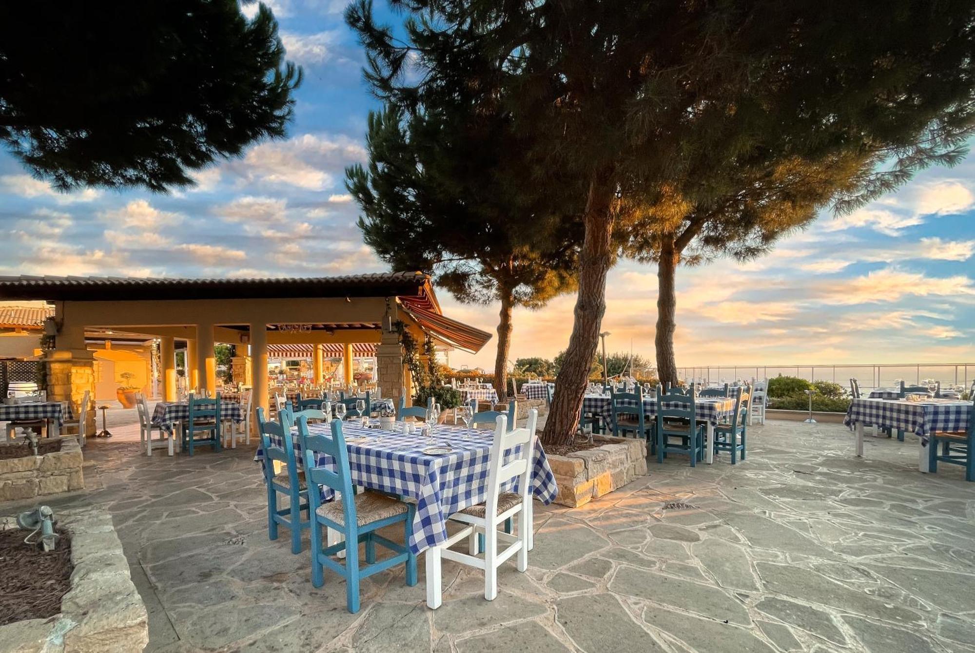 4 Bedroom Villa Helidoni With Private Infinity Pool, Aphrodite Hills Resort Kouklia Exterior photo