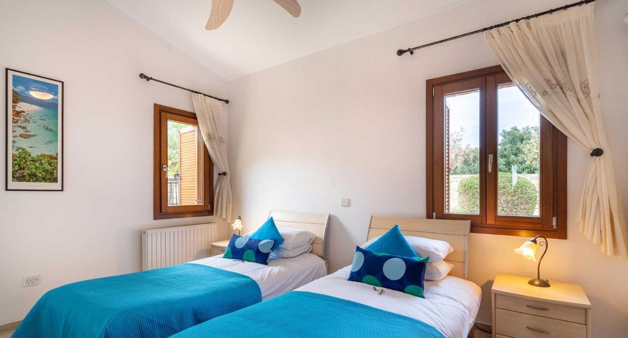 4 Bedroom Villa Helidoni With Private Infinity Pool, Aphrodite Hills Resort Kouklia Exterior photo